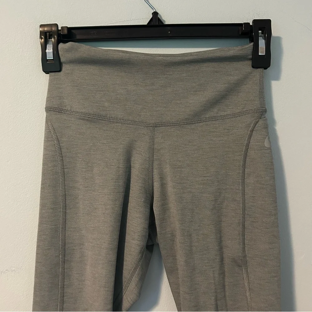 Nike Dri-Fit Gray Capris Size XS